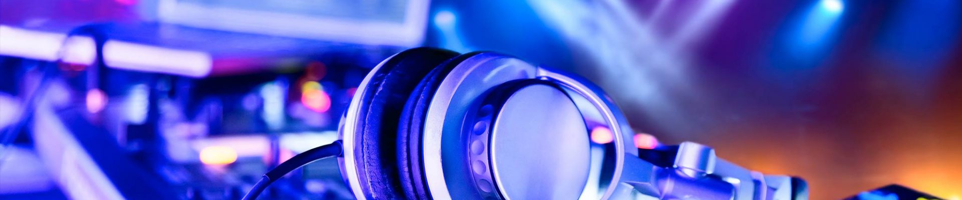 headphones banner